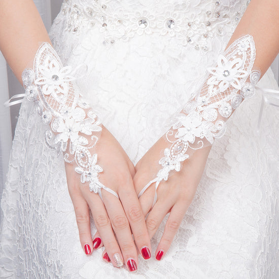Lace White Elegant Bridal Gloves